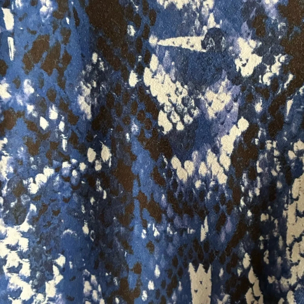 Alo Yoga Blue Snake Patterned Leggings M